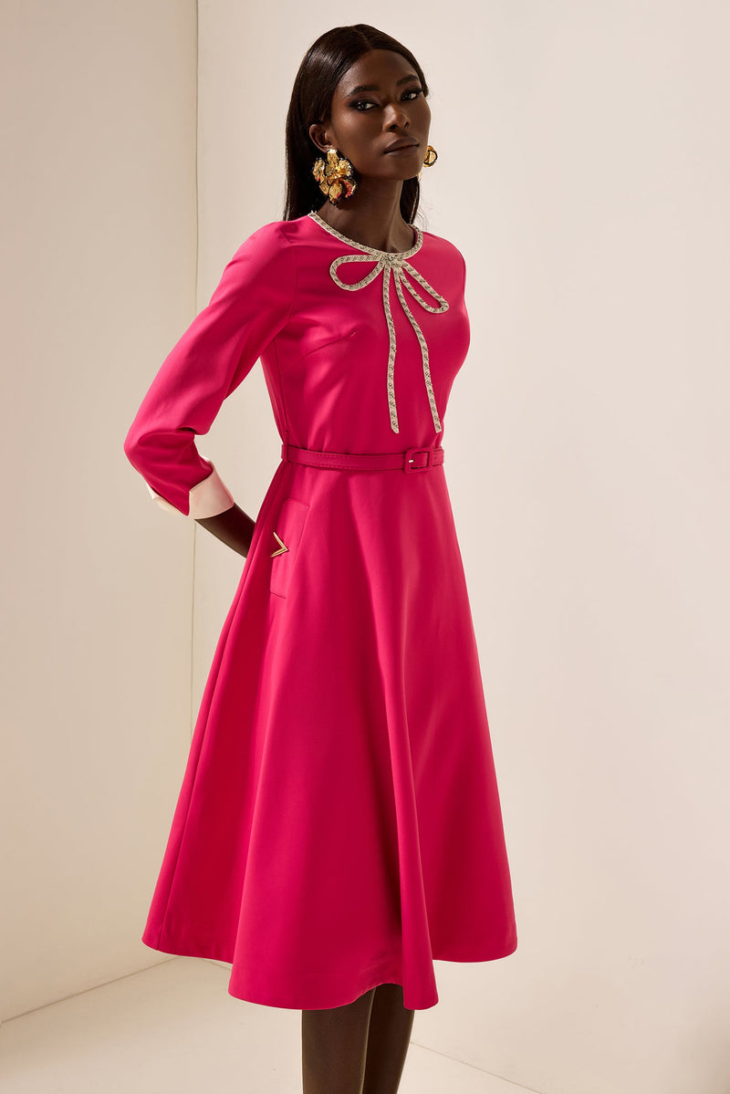 Well Tailored Dress with a Graceful Silhouette