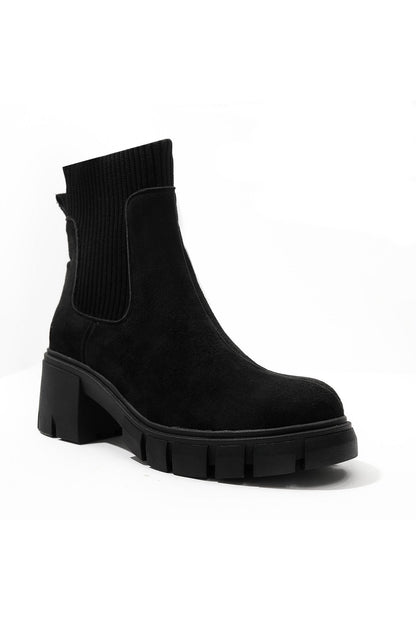 Elegantly Styled Boots for Everyday Wear