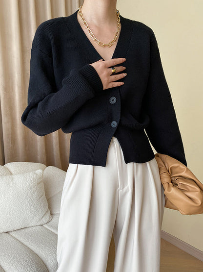Well Tailored Cardigan with a Graceful Silhouette