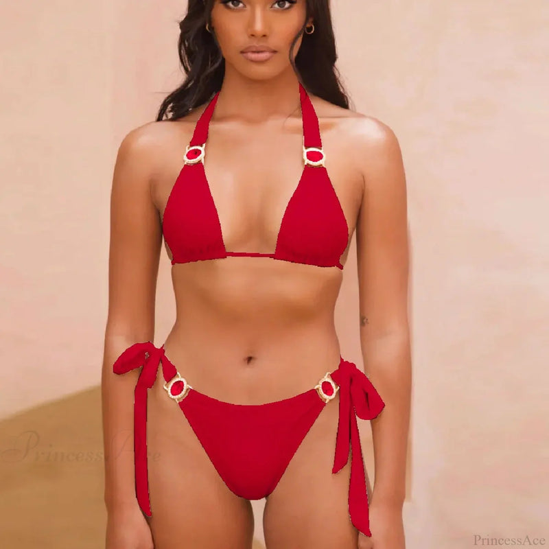 Beautifully Finished Bikini in a Timeless Design