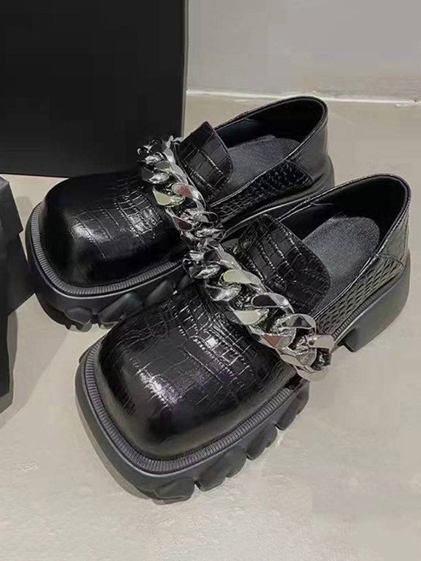 Well Tailored Shoes with a Graceful Silhouette