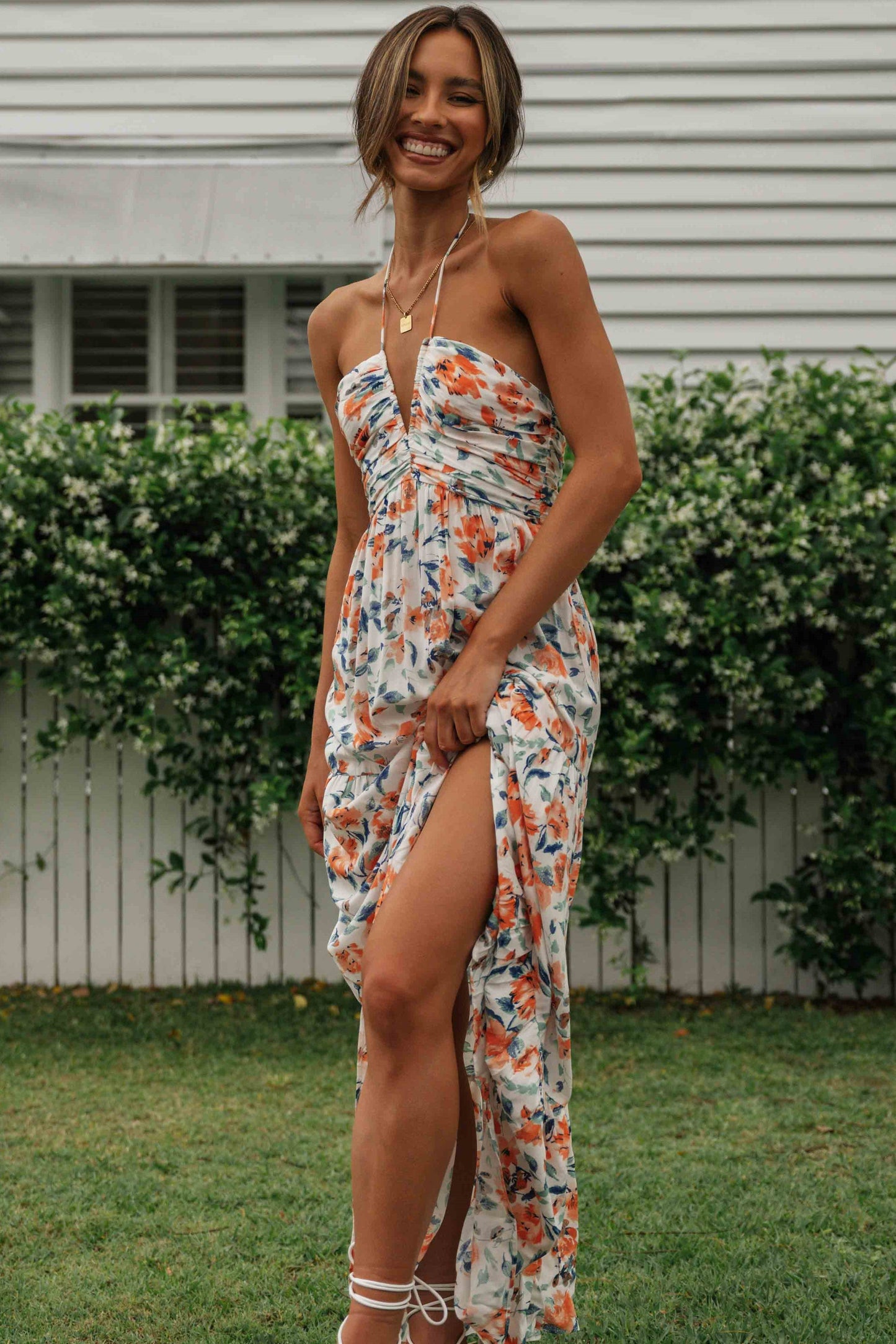 Gracefully Styled Dress for Any Occasion