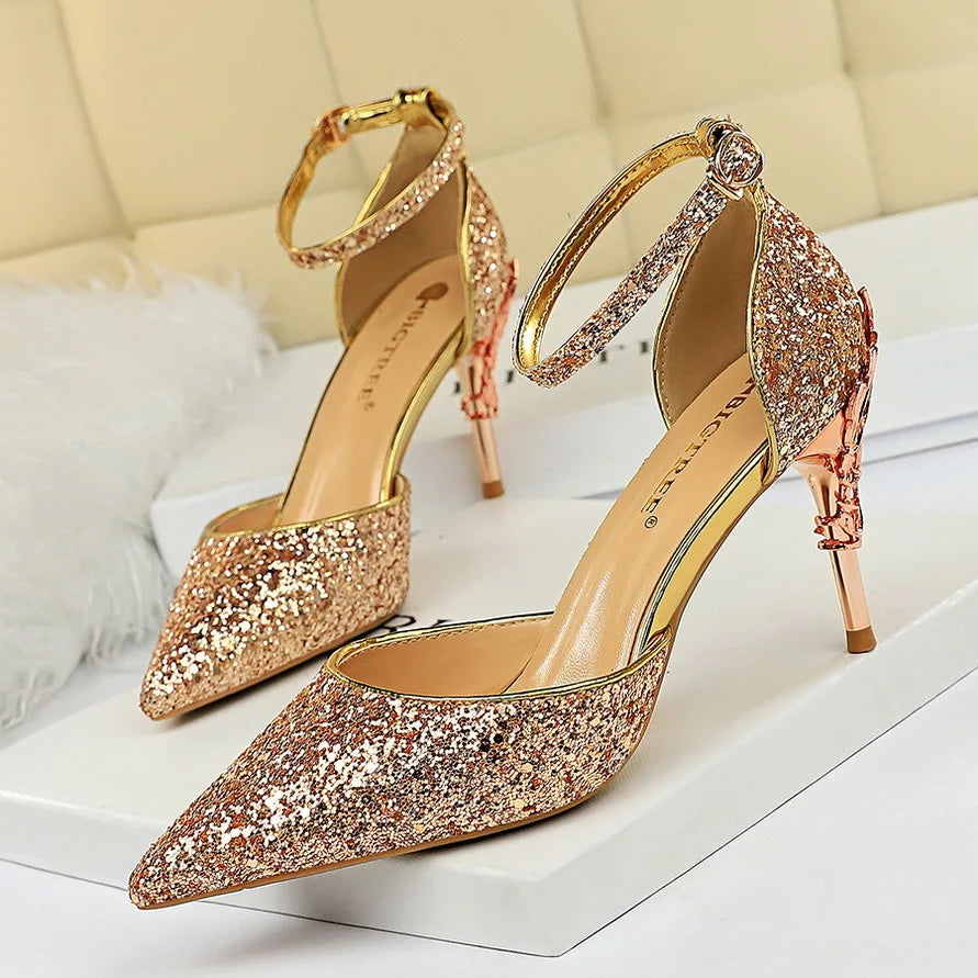 Gracefully Styled Garment for Any Occasion