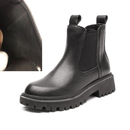 Effortlessly Elegant Boots with a Timeless Design