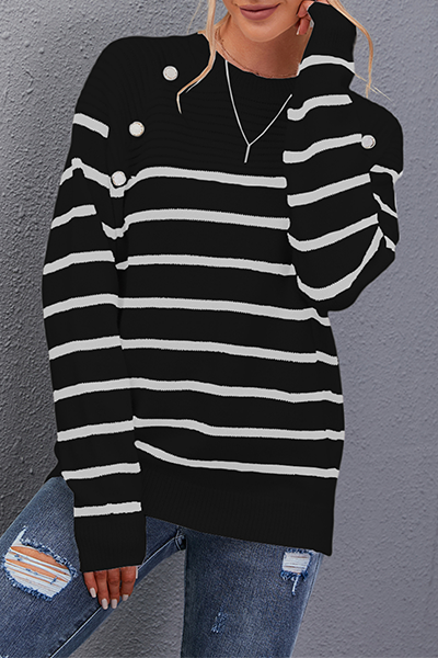 Well Tailored Top with a Graceful Silhouette