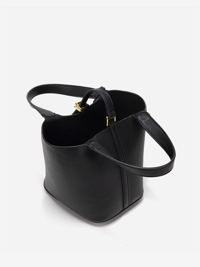 Well Tailored Bag with a Graceful Silhouette
