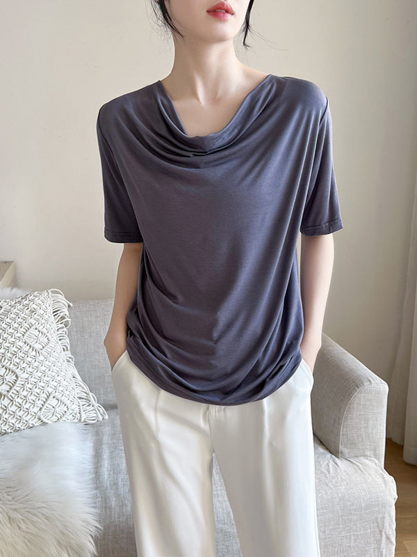 Effortlessly Elegant T-Shirt with a Timeless Design