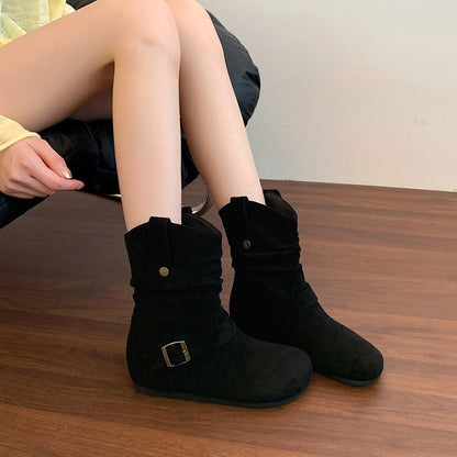 Polished Boots with an Effortless Classic Look