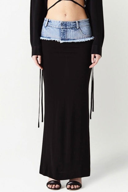 Effortlessly Elegant Garment with a Timeless Design