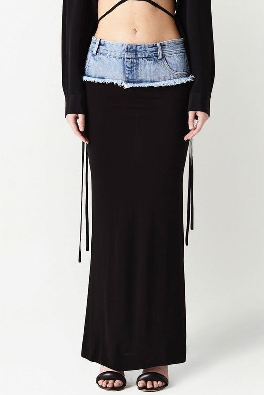 Effortlessly Elegant Garment with a Timeless Design