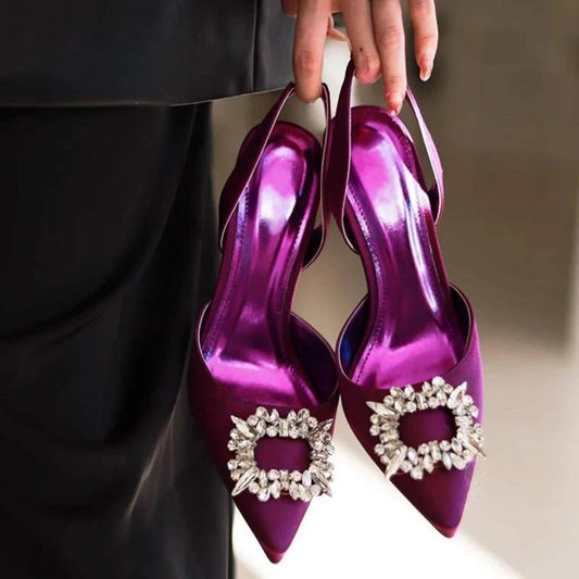 Effortlessly Elegant Heels with a Timeless Design