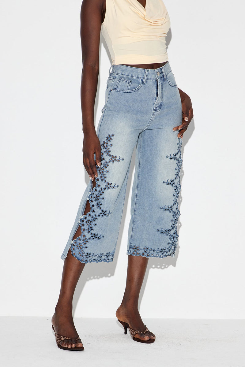 Well Tailored Garment with a Graceful Silhouette