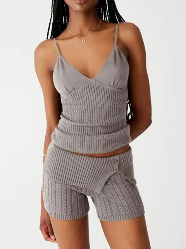 Beautifully Finished Top in a Timeless Design