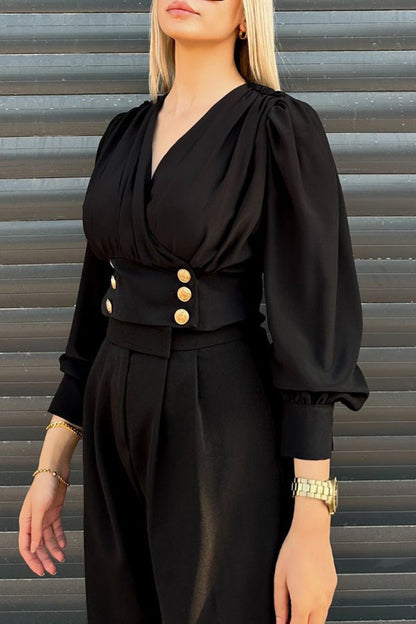 Sophisticated Blouse with a Clean Classic Look