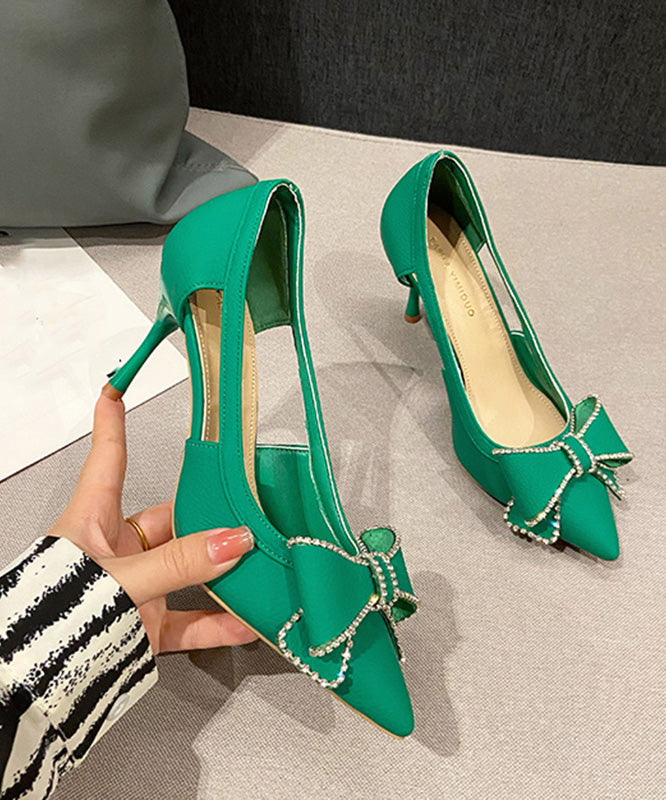 Effortlessly Elegant Heels with a Timeless Design