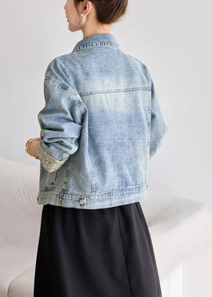 Well Tailored Coat with a Graceful Silhouette
