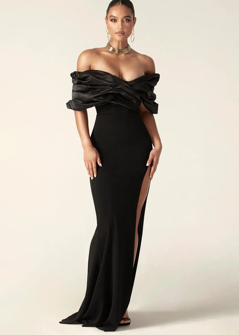Effortlessly Elegant Garment with a Timeless Design