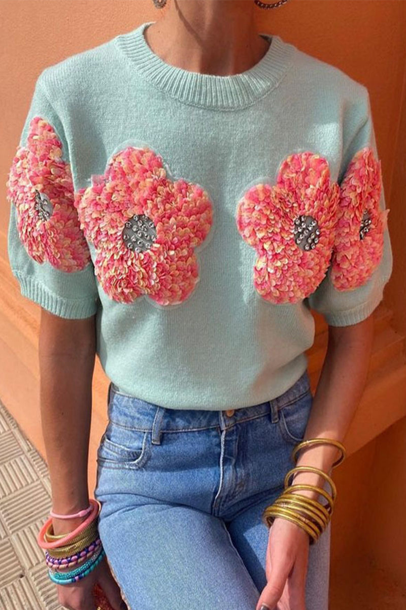 Effortlessly Elegant Top with a Timeless Design