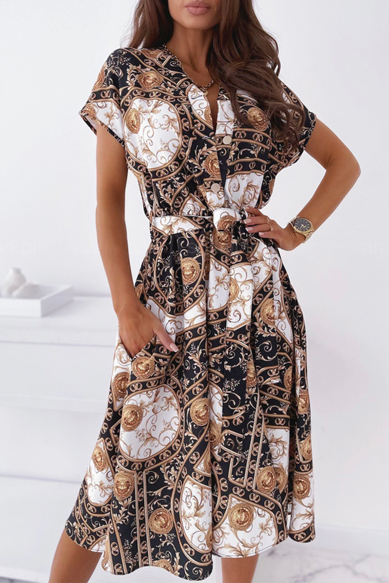 Classic Vintage Dress with a Flattering Fit