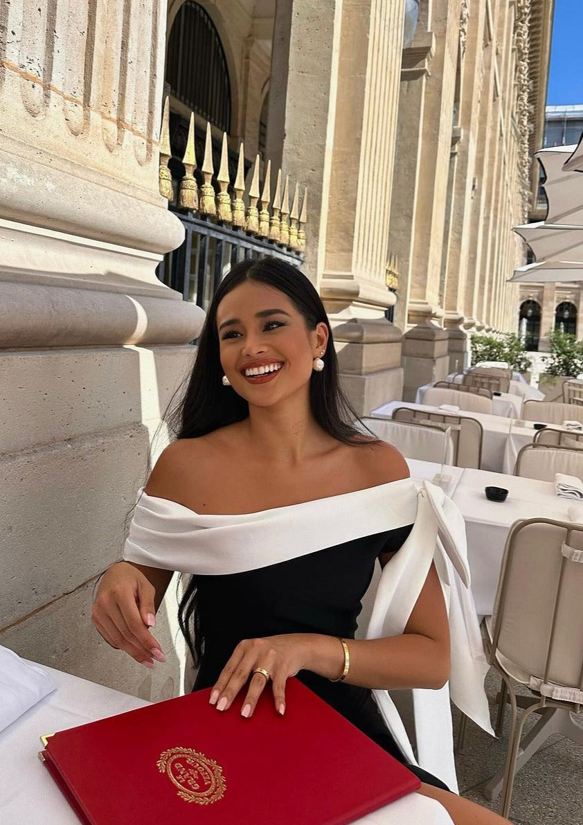 Effortlessly Elegant Dress with a Timeless Design