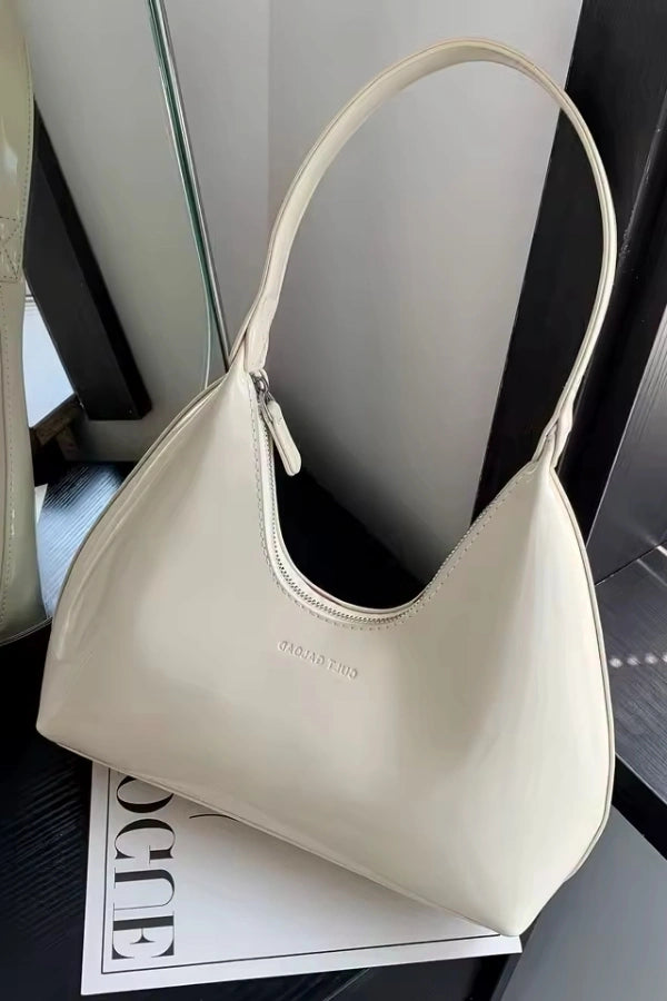 Beautifully Crafted Bag in a Classic Style