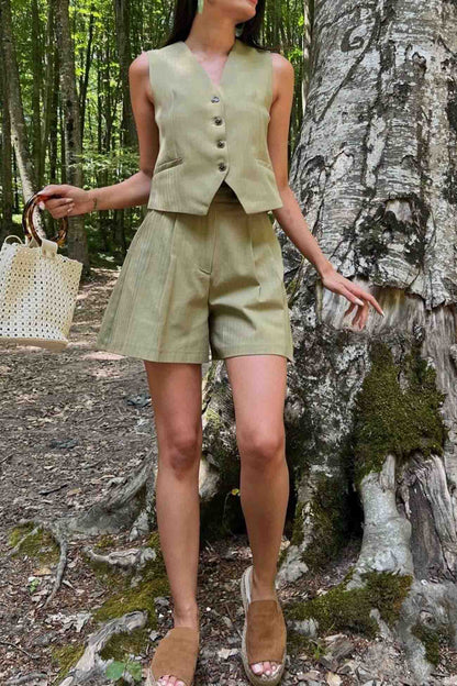 Effortlessly Elegant Garment with a Timeless Design