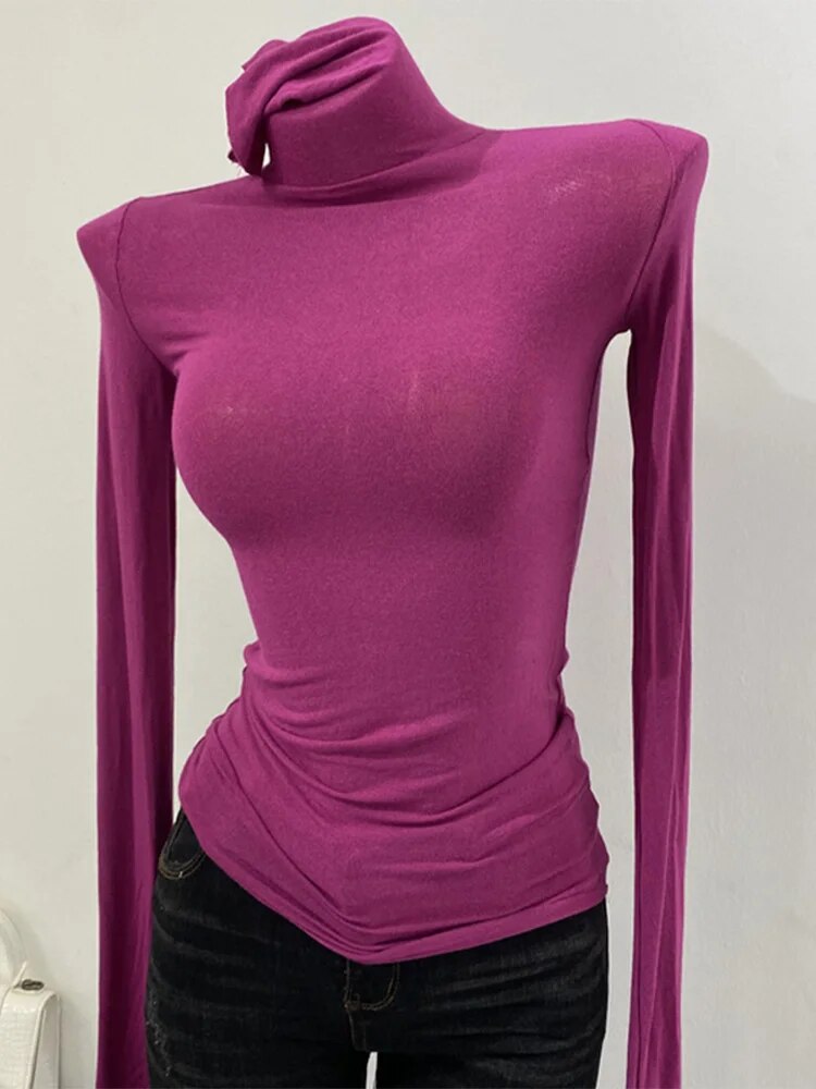 Well Tailored T-Shirt with a Graceful Silhouette