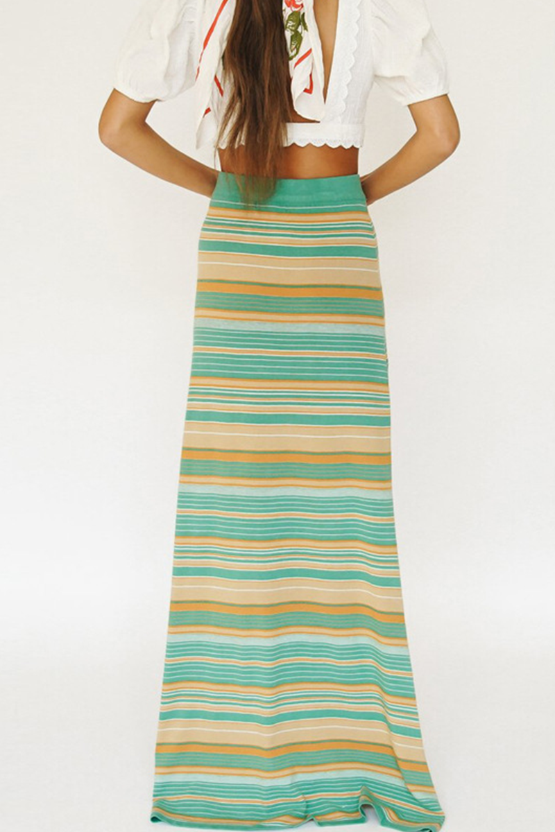 Effortlessly Elegant Garment with a Timeless Design