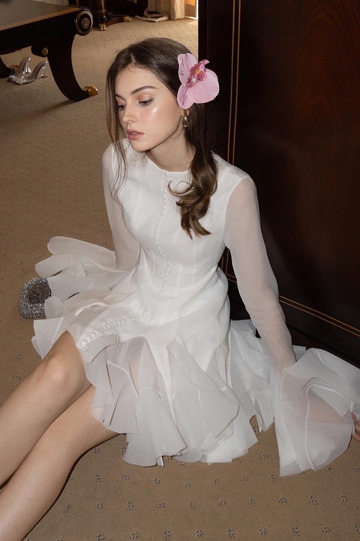 Beautifully Finished Dress in a Timeless Design