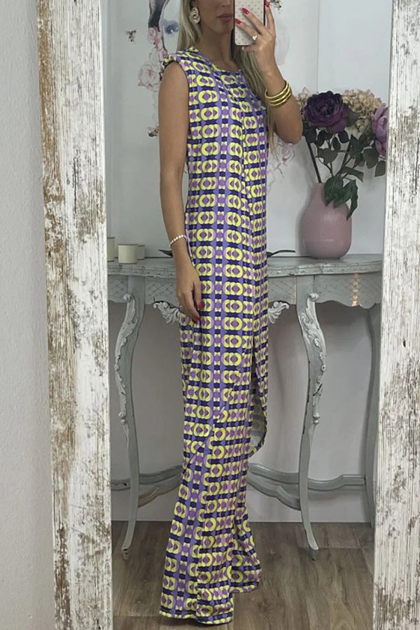 Well Tailored Top with a Graceful Silhouette