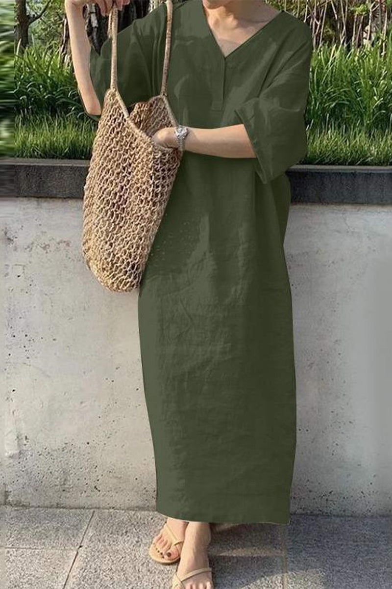 Effortlessly Elegant Dress with a Timeless Design
