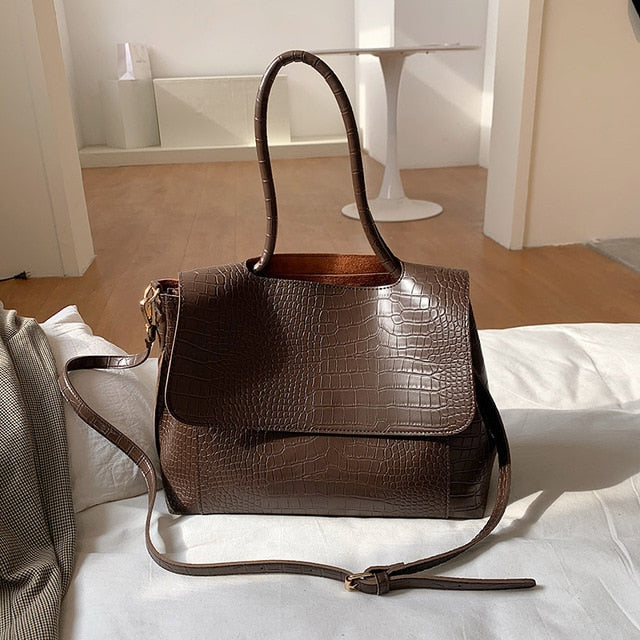 Sophisticated Bag with a Clean Classic Look
