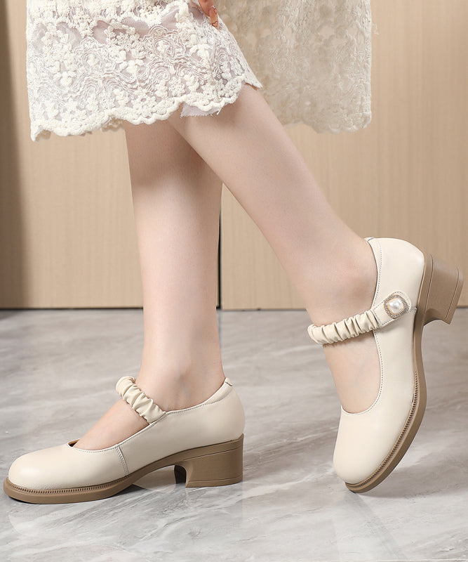 Sophisticated Garment with a Clean Classic Look
