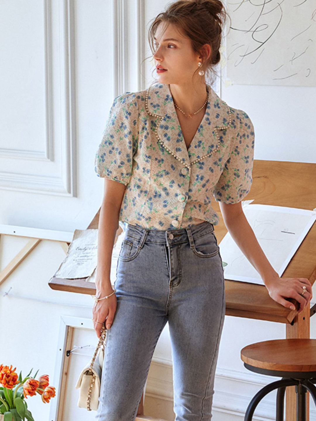 Effortlessly Elegant Top with a Timeless Design