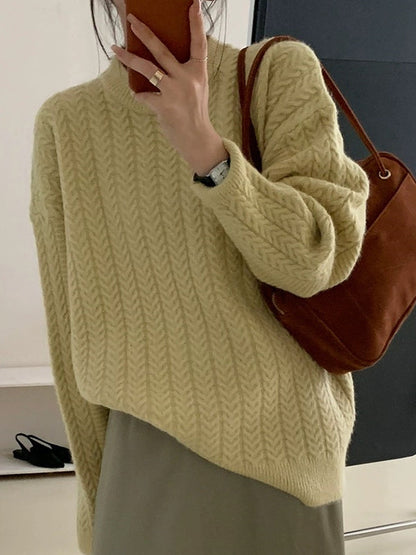 Effortlessly Elegant Sweater with a Timeless Design