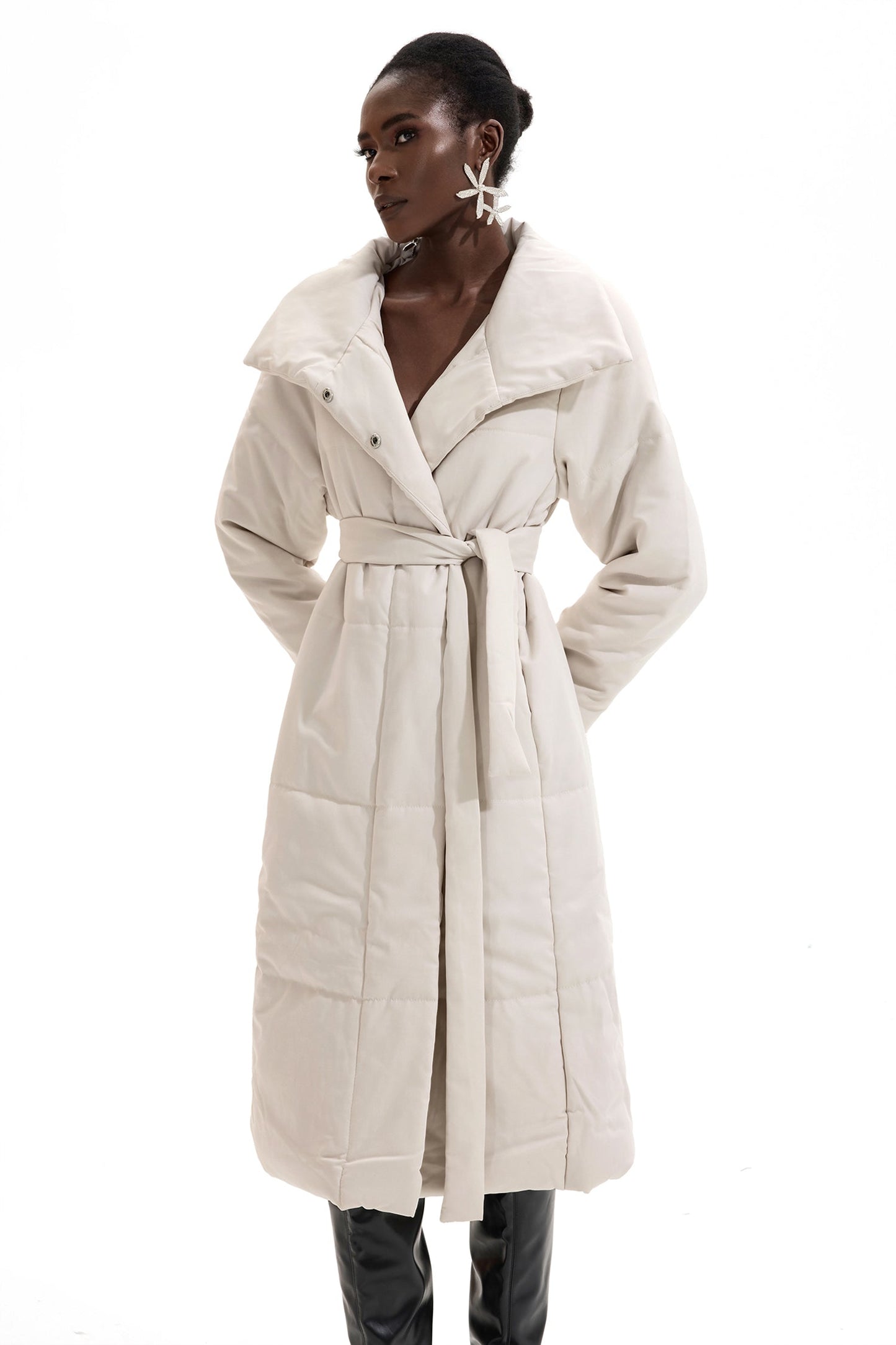 Effortlessly Elegant Coat with a Timeless Design