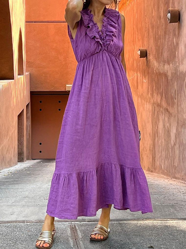 Beautifully Finished Dress in a Timeless Design