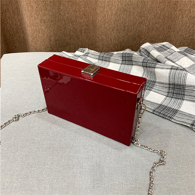 Beautifully Finished Bag in a Timeless Design