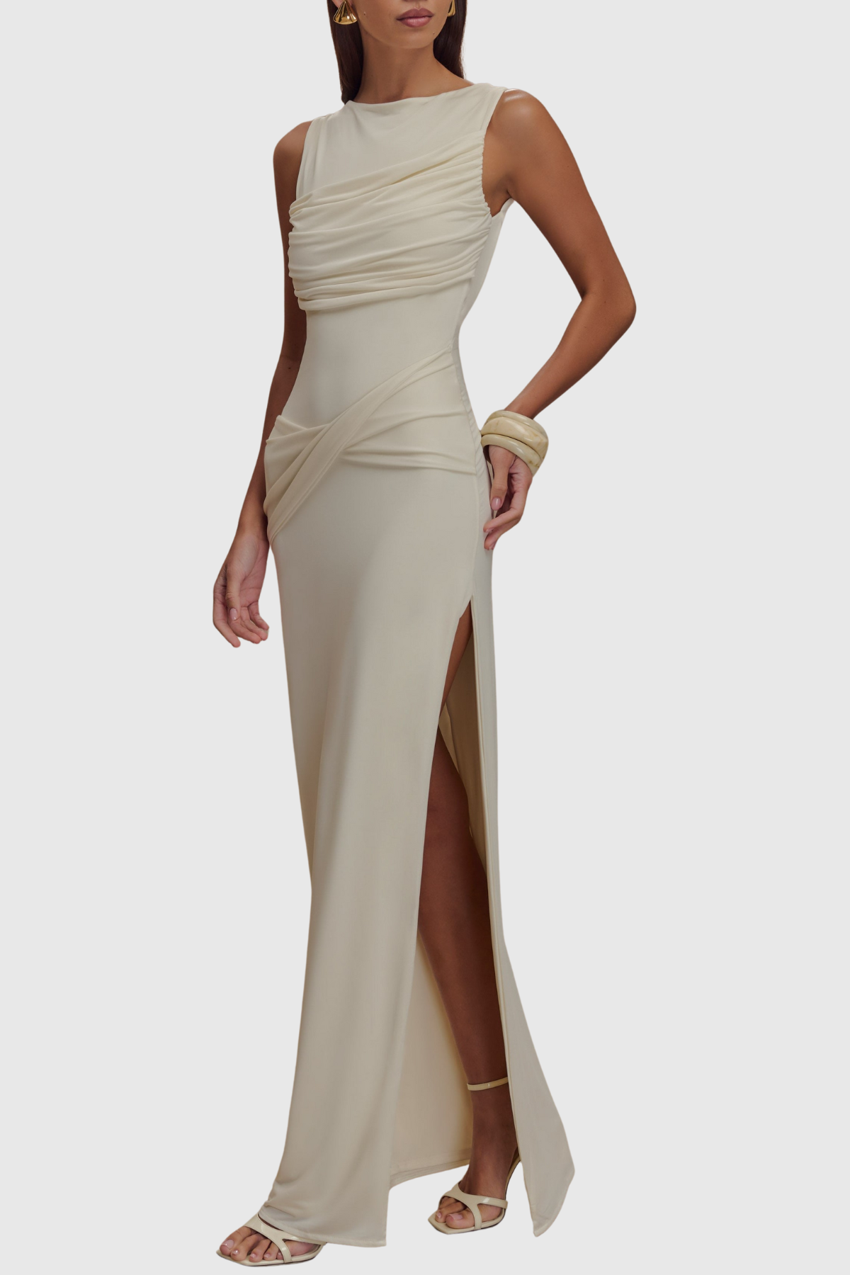 Effortlessly Elegant Dress with a Timeless Design