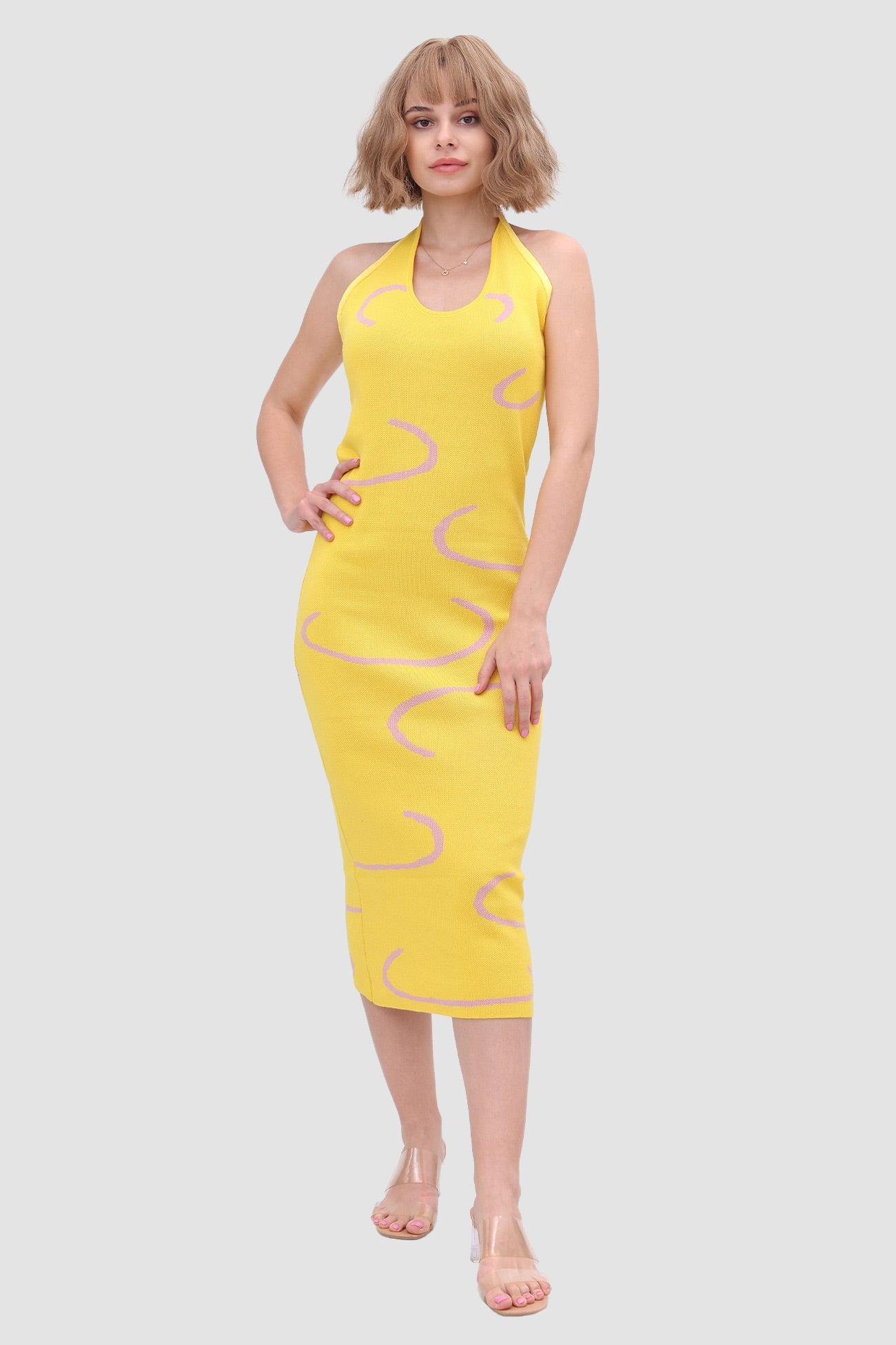 Well Tailored Dress with a Graceful Silhouette