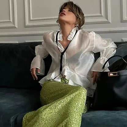 Well Tailored Blouse with a Graceful Silhouette