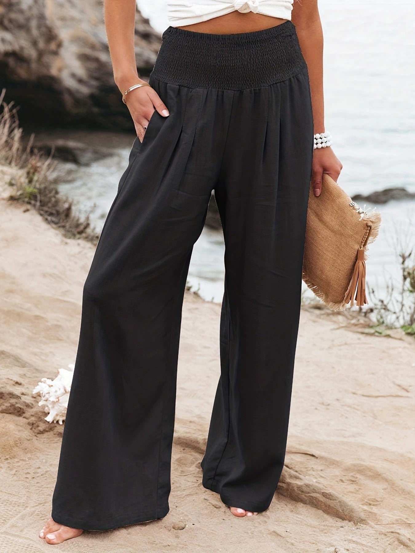 Well Tailored Trousers with a Graceful Silhouette