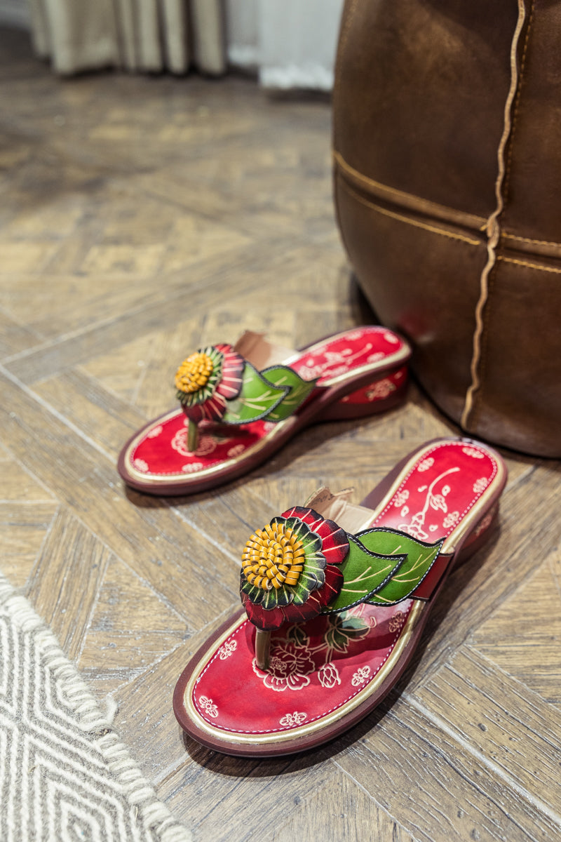 Effortlessly Elegant Sandals with a Timeless Design