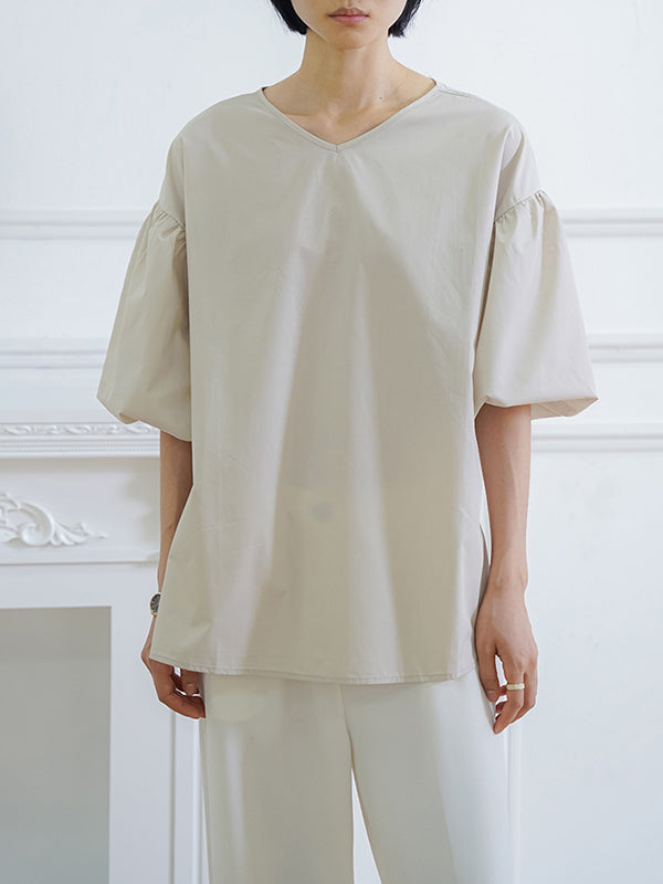 Beautifully Crafted Blouse in a Classic Style