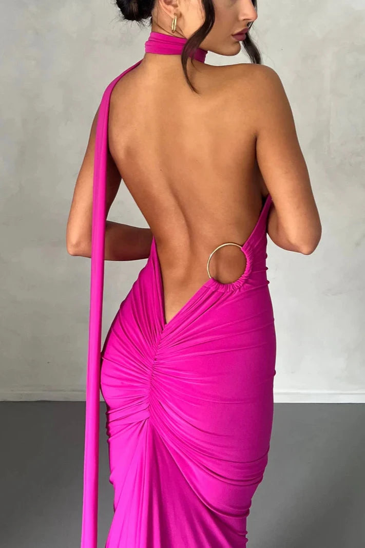 Well Tailored Garment with a Graceful Silhouette