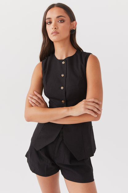 Sophisticated Garment with a Clean Classic Look