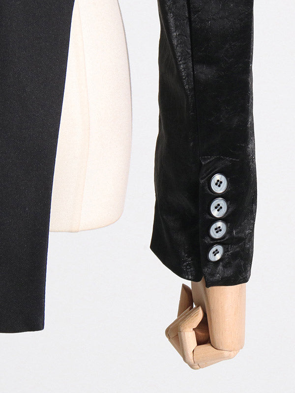 Effortlessly Elegant Garment with a Timeless Design