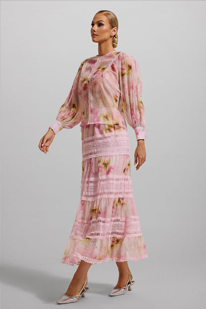 Beautifully Finished Top in a Timeless Design