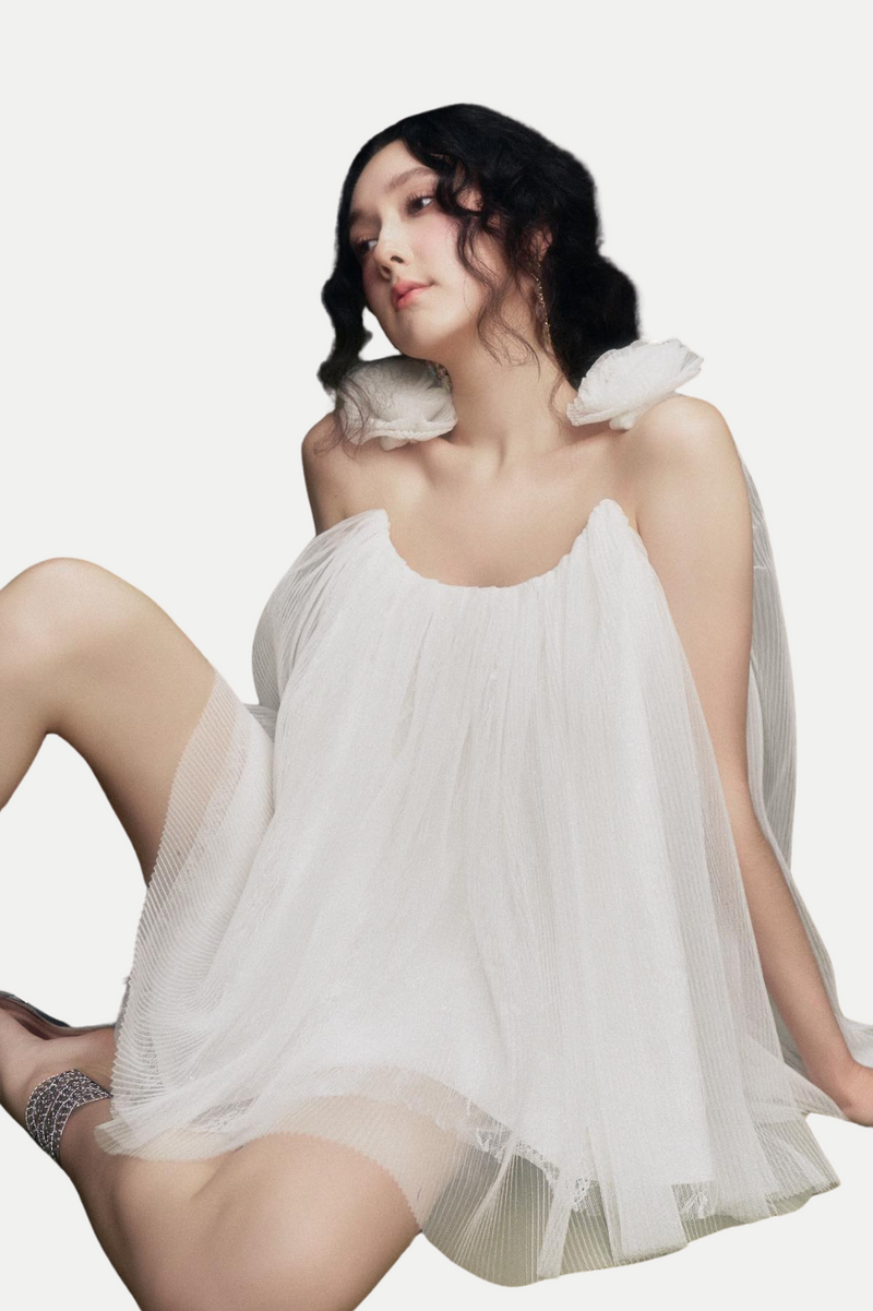 Beautifully Finished Dress in a Timeless Design