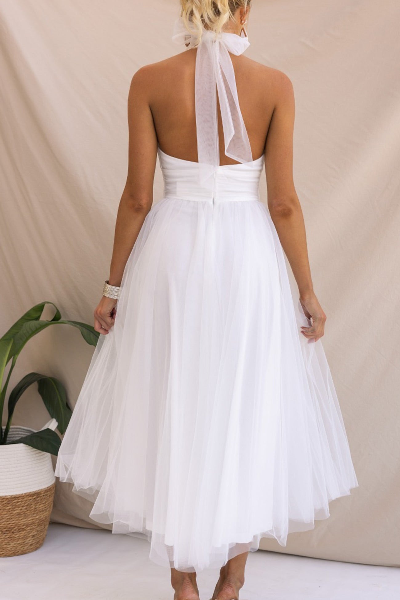 Well Tailored Dress with a Graceful Silhouette